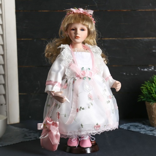 Кукла коллекционная  Ивона 30 см №1